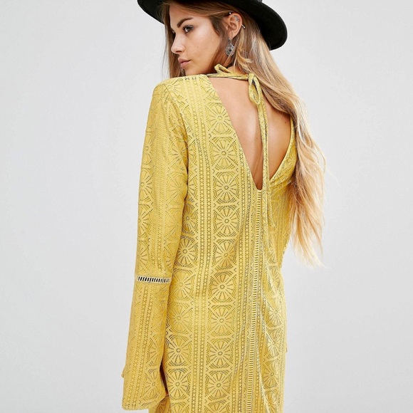 Lira lace dress with low back - Picture 2 of 7